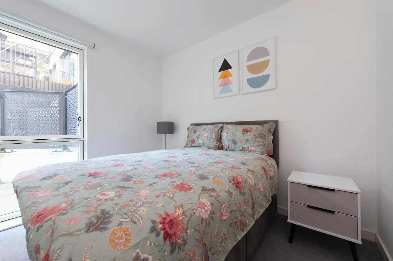 Stunning Luxury 2 Bedroom London Apartment