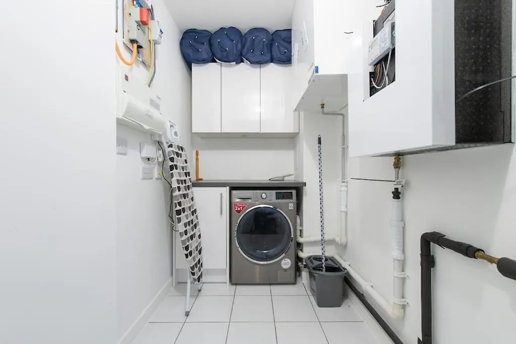 Stunning Luxury 2 Bedroom London Apartment 0*,  United Kingdom