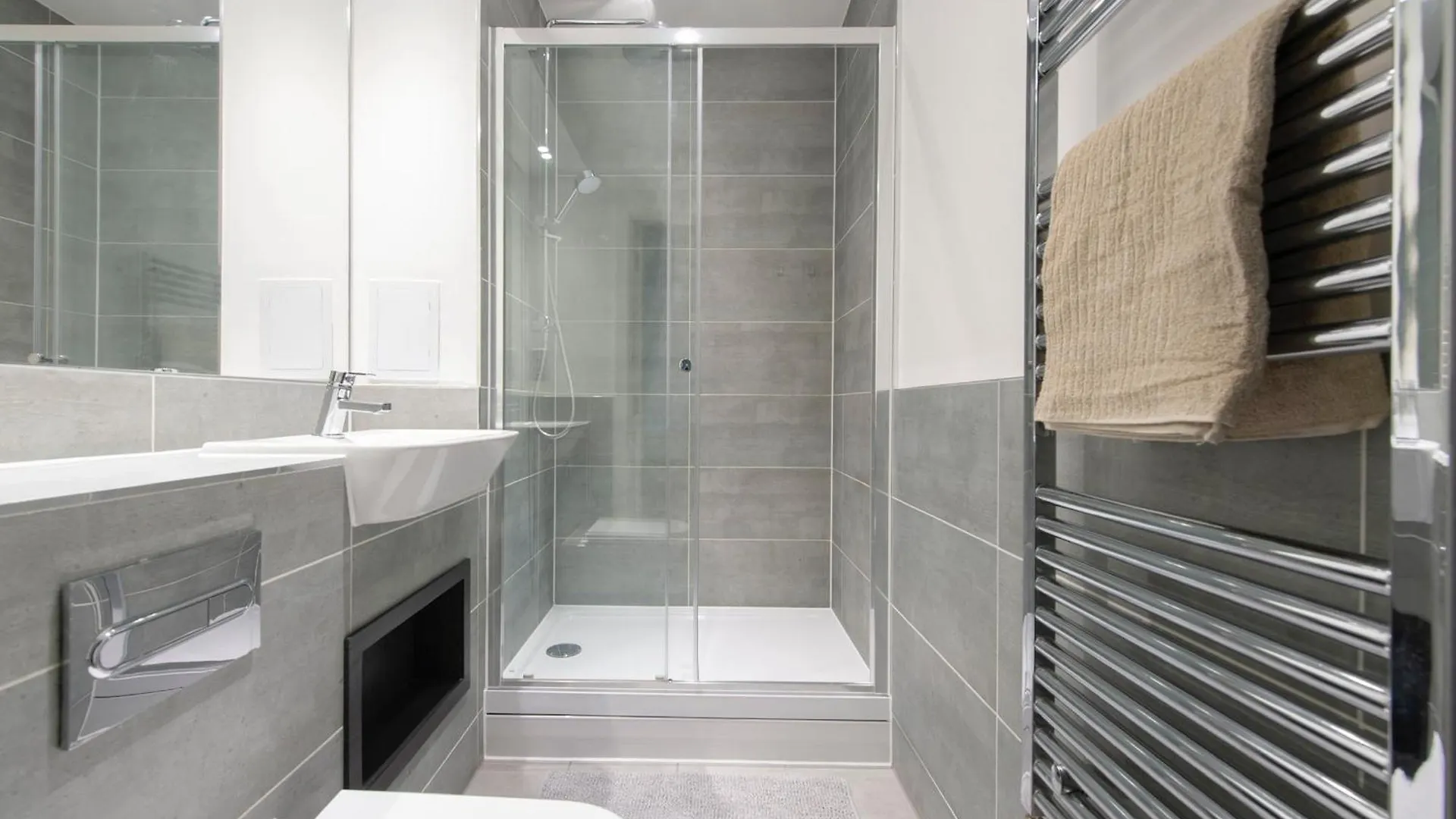 Stunning Luxury 2 Bedroom London Apartment