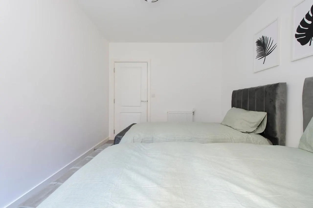 Stunning Luxury 2 Bedroom London Apartment