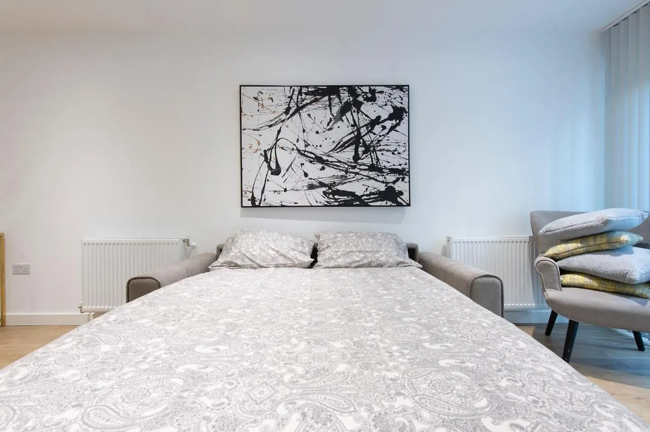 Stunning Luxury 2 Bedroom London Apartment