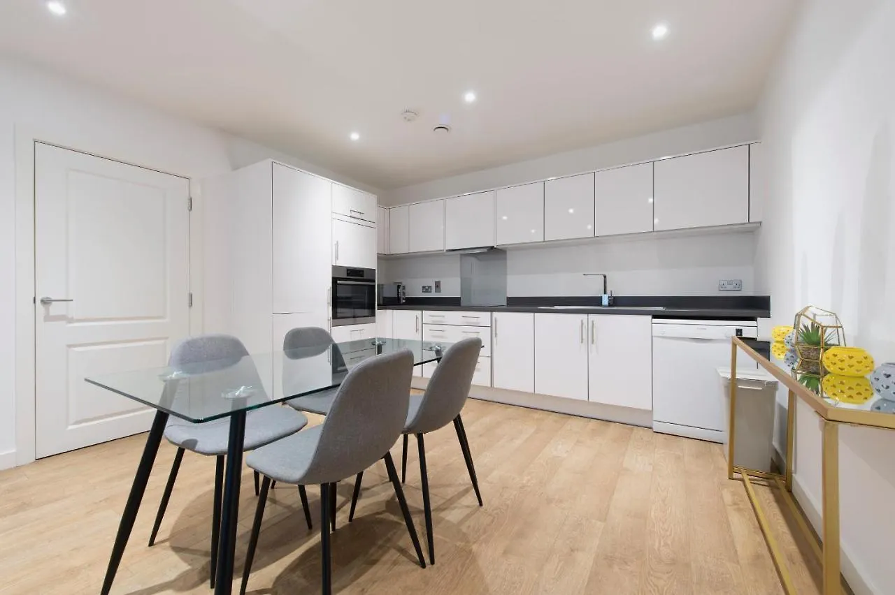 Stunning Luxury 2 Bedroom London Apartment