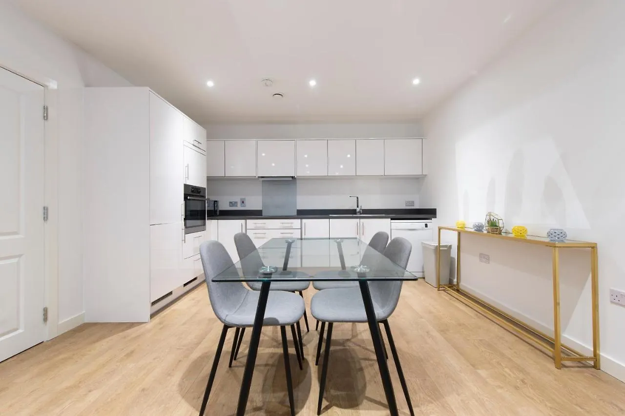 Stunning Luxury 2 Bedroom London Apartment