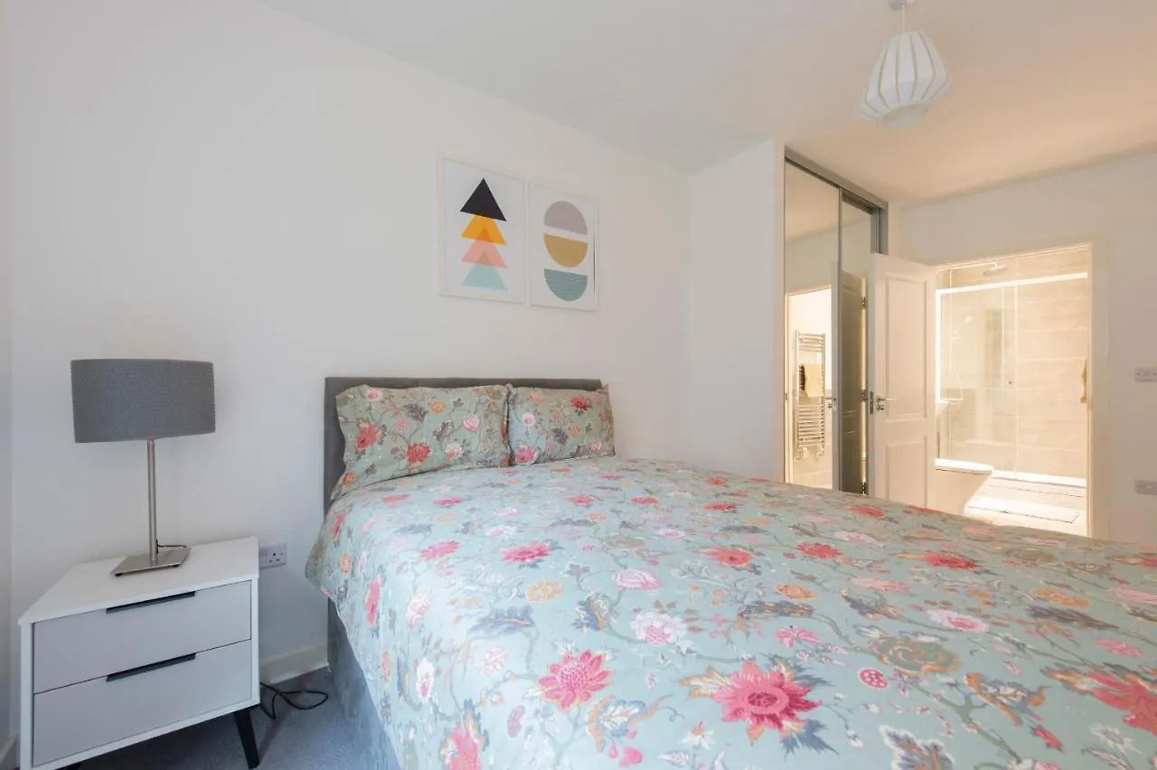 Stunning Luxury 2 Bedroom London Apartment