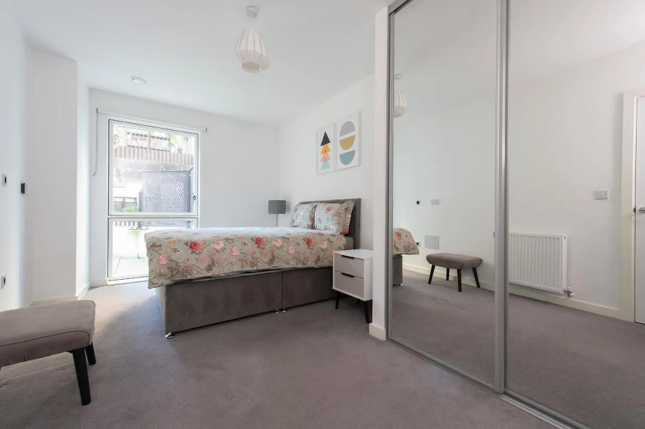Stunning Luxury 2 Bedroom London Apartment United Kingdom