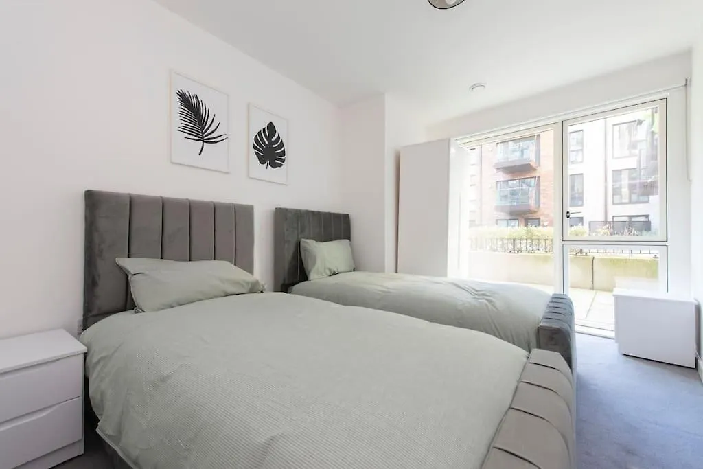 Stunning Luxury 2 Bedroom London Apartment