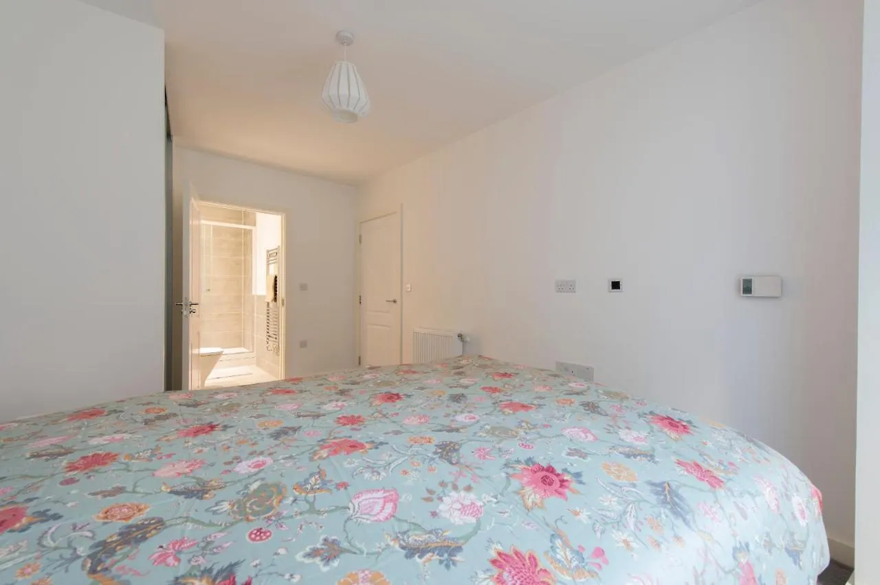 Stunning Luxury 2 Bedroom London Apartment