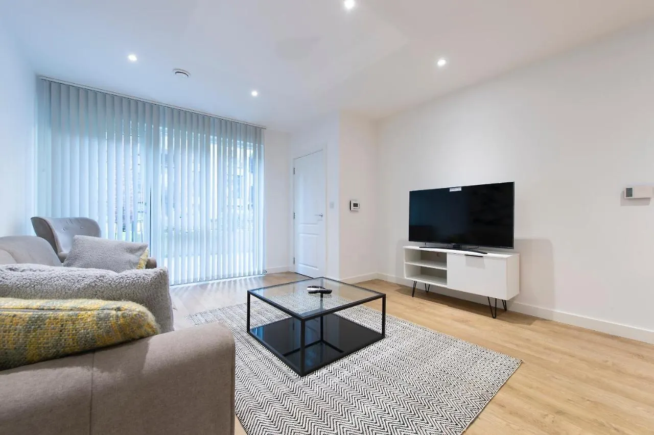 Stunning Luxury 2 Bedroom London Apartment 0*,