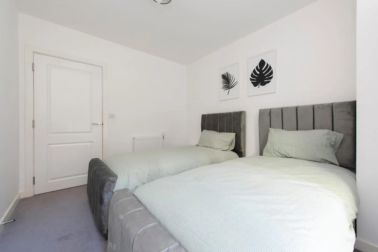 Stunning Luxury 2 Bedroom London Apartment